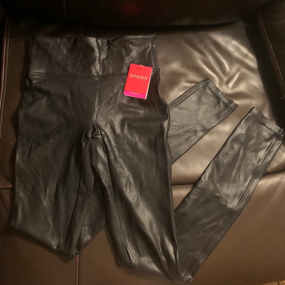 Faux leather legging